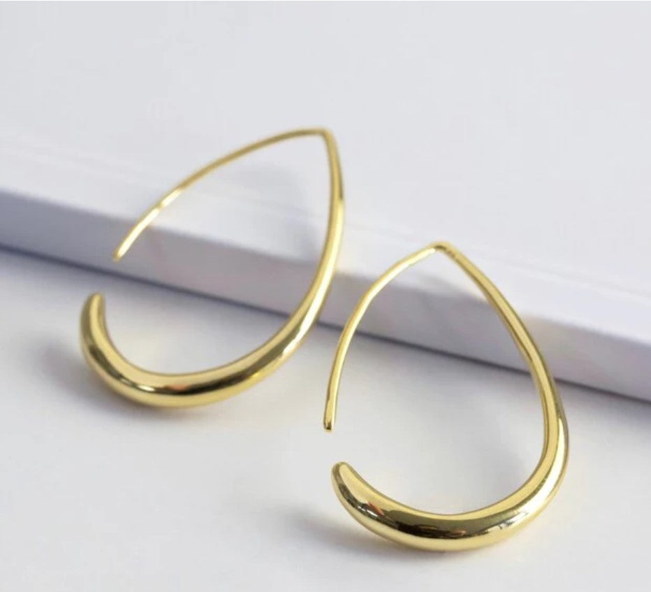 McAllistter – 18K Gold-Plated C Shaped Earring.