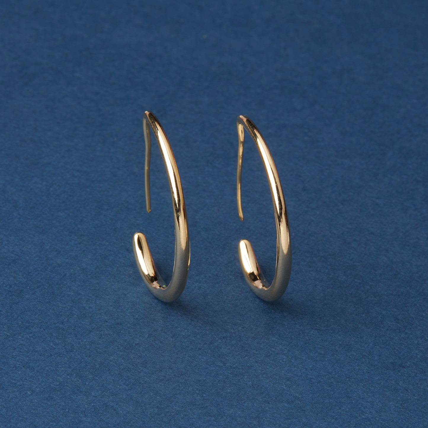 McAllistter – 18K Gold-Plated C Shaped Earring.