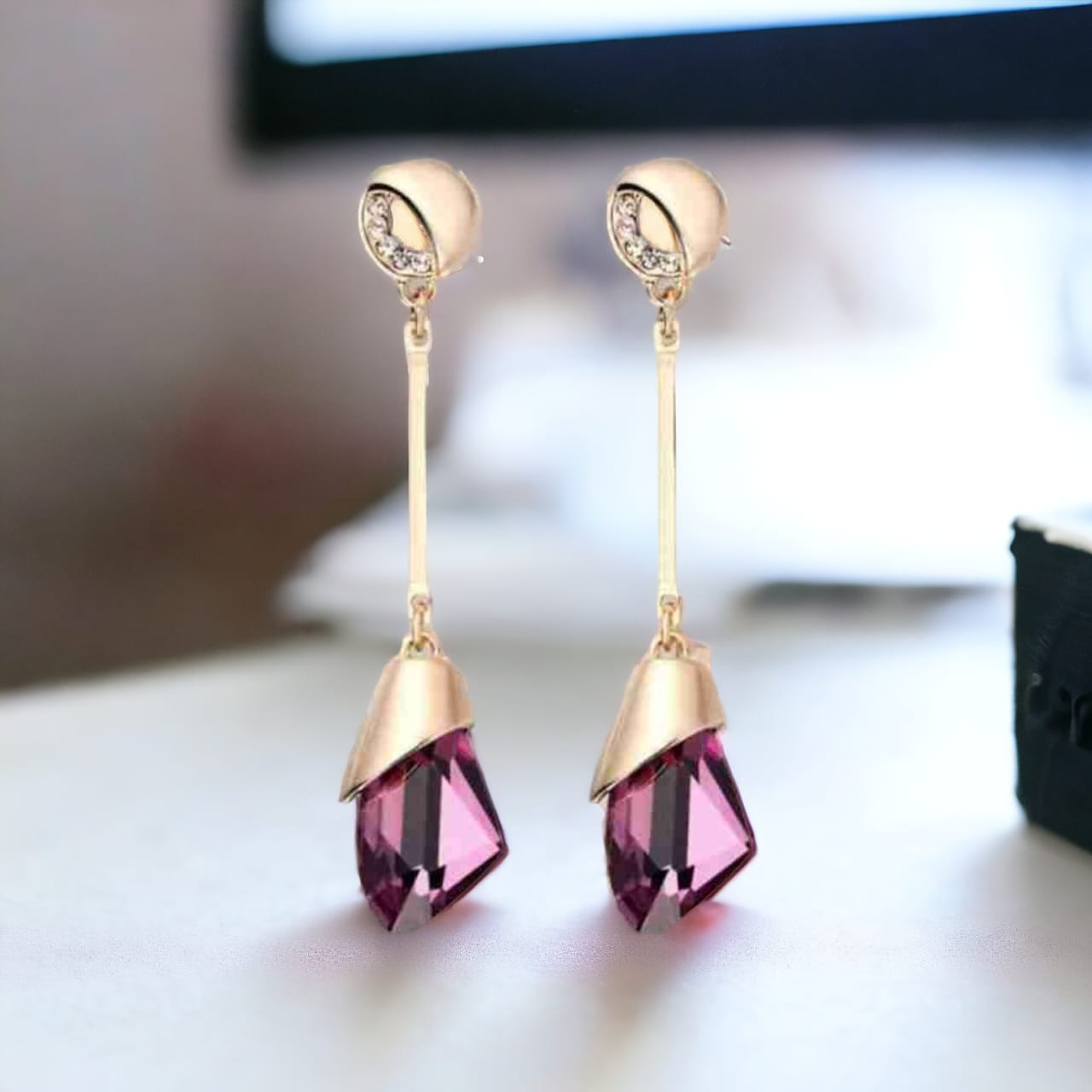 McAllistter – 18K Gold-Polished Pink Elegance