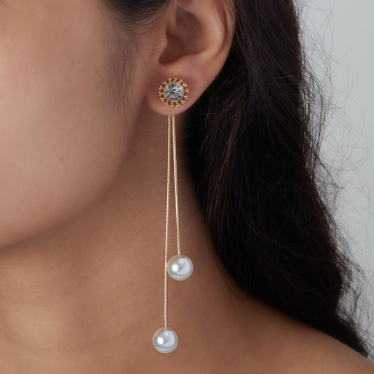 McAllistter – 18K Gold-Plated Pearl Long Dangle Earring.